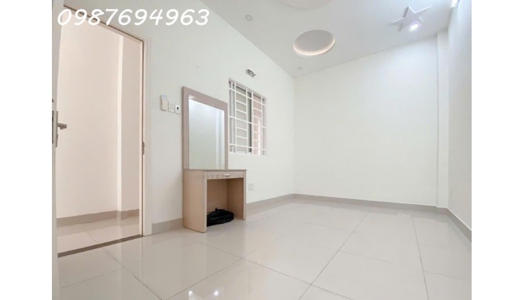 Q7 NGUYỄN THỊ THẬP 4X12 HẺM NHỰA THÔNG RA CHỢ TÂN MỸ GẦN ĐH TÔN ĐỨC THẮNG RMIT 5.xT